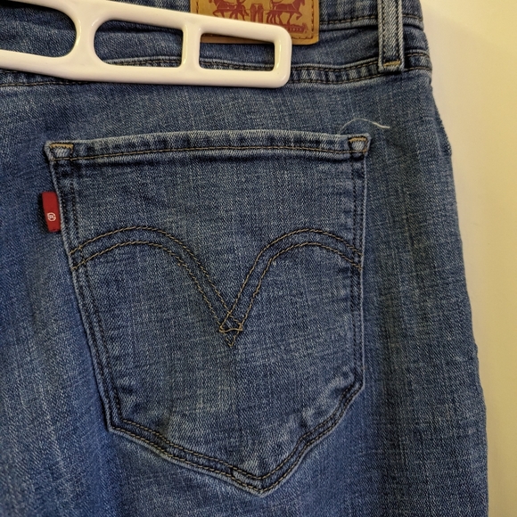 Levi Straus Blue Jeans Curvy Bootcut POCKETS - Picture 2 of 6